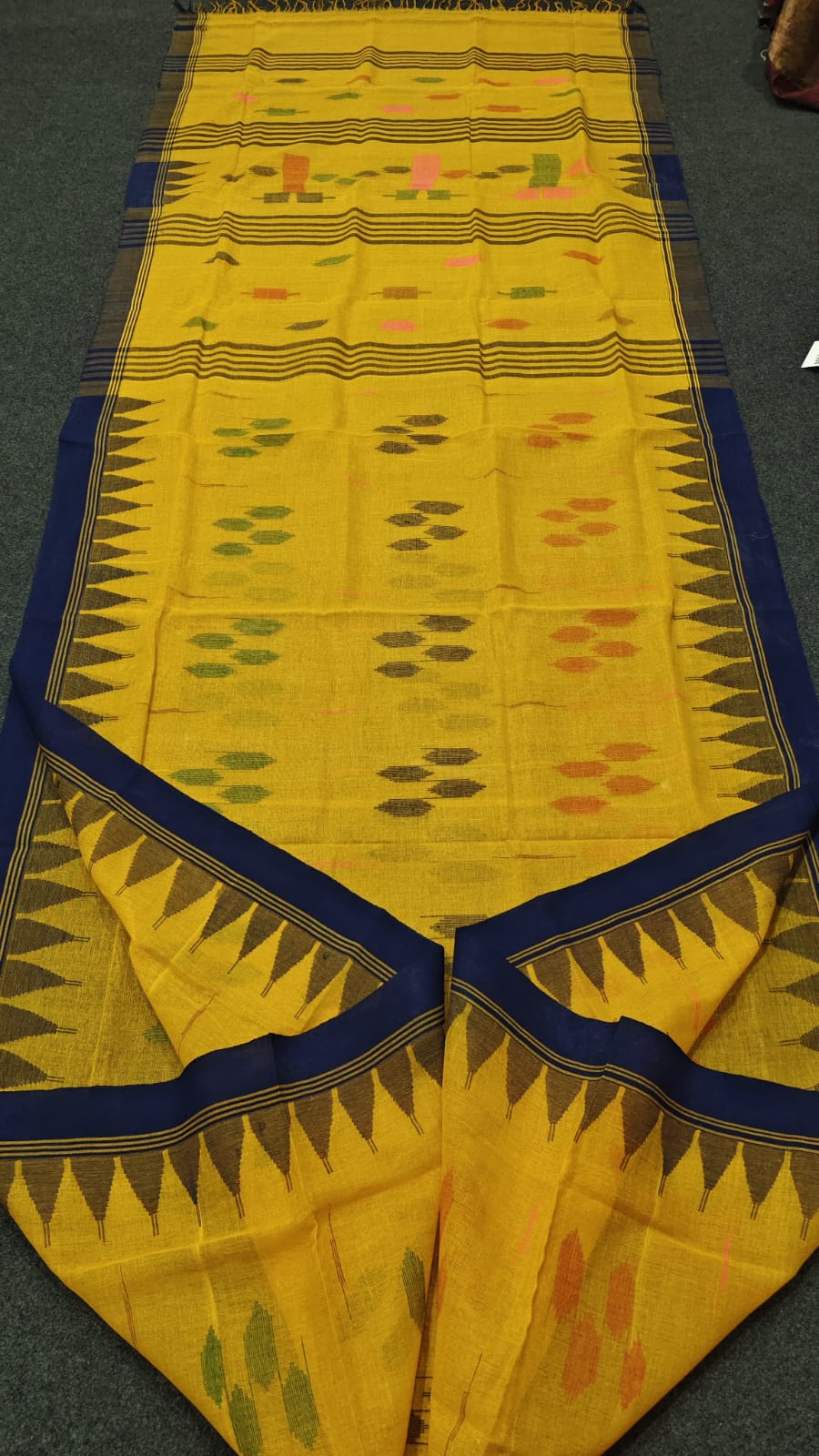 Authentic handloom 
monipuri cotton saree
With bp
