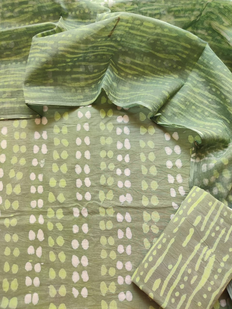 Block printed cotton suit with kota doriya duppta 
Top @ bottom *cotton*
Duptta  *kota doriya*