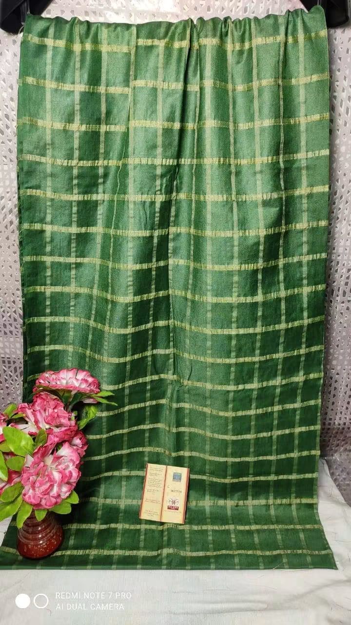 Pure katan silk weaving
Box check saree size 5.50 mtr
Running blouse size 1 mtrb