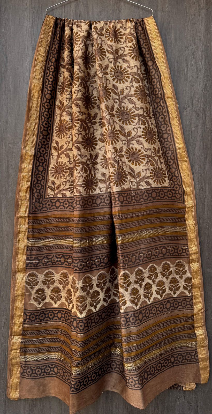 Wazheir | Block printed Maheshwari Silk Saree