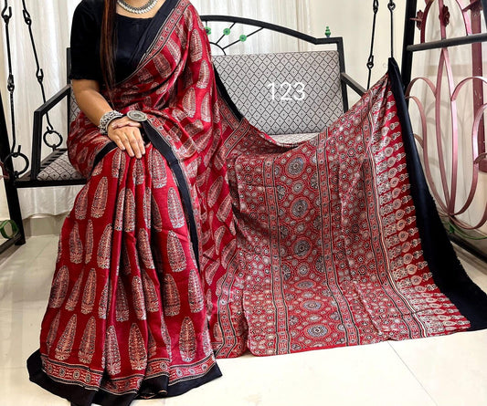 
🥻 Pure Modal Silk  Saree 🥻
🏕️ Natural / Vegetable Dyeing with Ajrakh Hand-Block Print

📦 All pics available
🎨 New colours / new patterns added 6.50...Full  saree  ..45..with 
