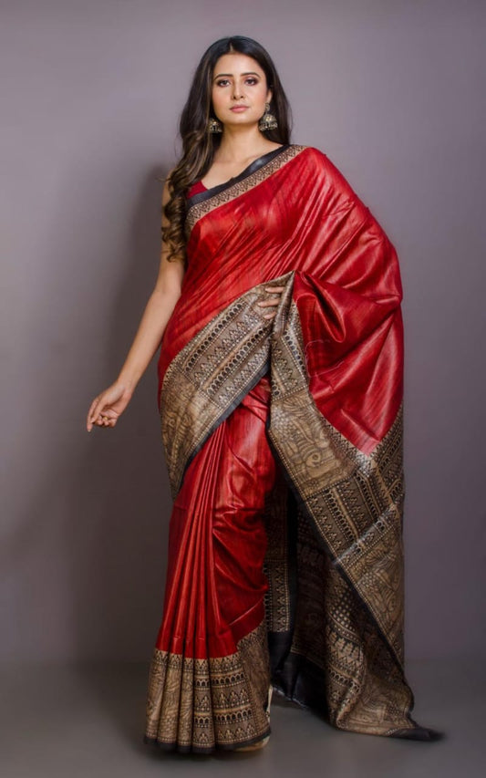 🪴New Design Of  Tussar By Ghicha Screen Print Silk Saree 
All Saree Comes  R Matching 
 Saree. Colour Tassels.
Hand Loom. Saree ..
Running Blouse..Pc ( Saree's Colour)
💯% Silk Saree Comes.With Silk Mark  Certificate (Tag)
Quality 💯% Assured