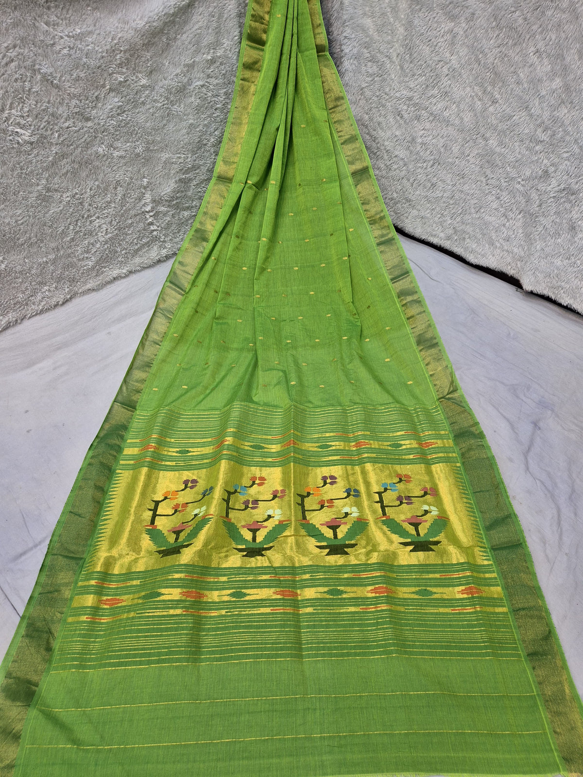 *Yeola cotton paithani*
Pure cotton 
Handloom saree
Patta border 
Running blouse 
Shoulder butta 