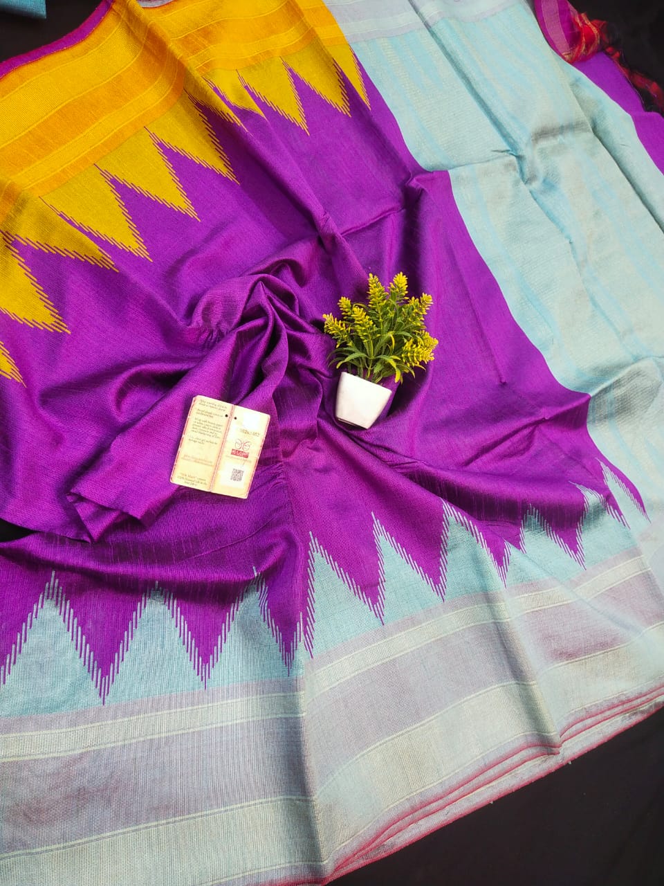 Shraviniya | Raw Silk Temple Border Saree