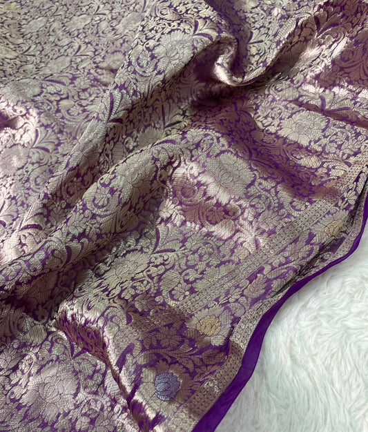Pure Banarasi Kora Organza Arashi Dyed Saree ✨
Elegant handloom Kora silk with unique 
Arashi Shibori-inspired patterns. Lightweight, graceful & exclusive.