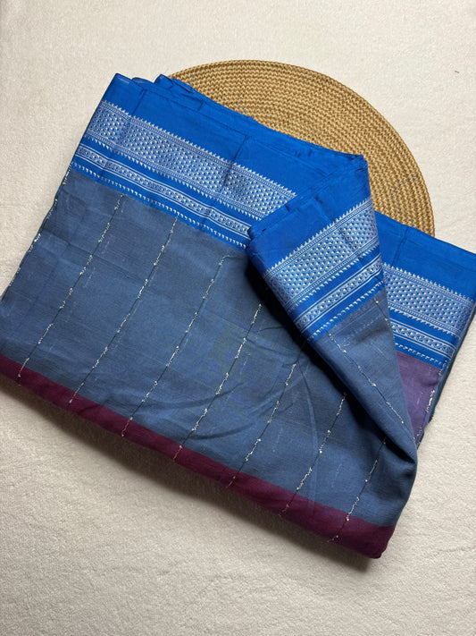 Cotton saree Chikki paras
Material - cotton by cotton 
Border - Chikki  border 
Saree Name - Ilkal cotton Chikki  sarees
Pallu - silk pallu 
Blouse -running
Handloom -yes
Saree length- 6.2
