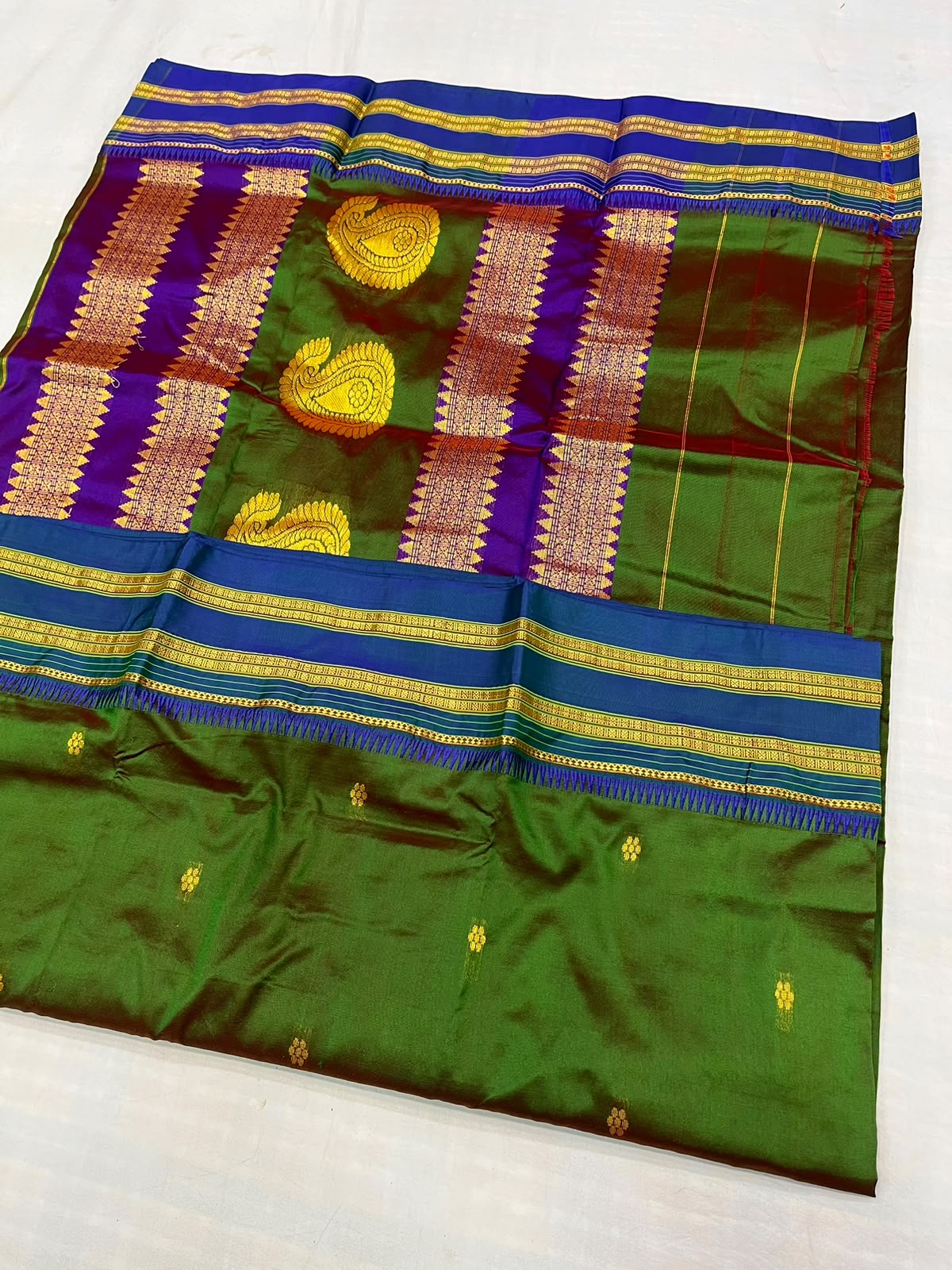 *Narayanpeth silk saree*
Running blouse 
Shoulder butti 
Pure silk
*Price: 6300/- + ship*