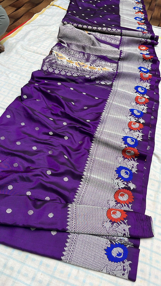 ✨✨Pure Gadwal Traditional Meena Turning Border Pattu Sarees ✨✨

💫💫Perfect for weddings & special occasions💫💫
