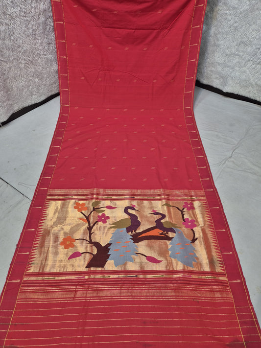 Ek muniya 
cotton handwoven
 paithanis
