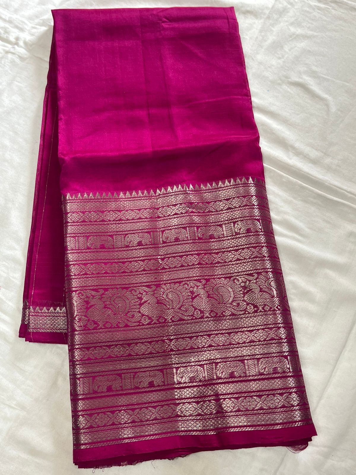 **Material **:- Mangalagiri handloom pattu by cotton (silk cotton)

**Mode **:- 400/50 big Kanchi border saree with all-over plain pattu and tick weavings sarees 

Running zari lines pallu & plain blouse