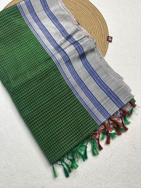 Material - viscos by cotton
Border - gayitri border
Saree Name -ilkal Gayatri micro checks saree
Pallu -cotton pallu
Blouse -running
Handloom -yes
Saree length- 7.2