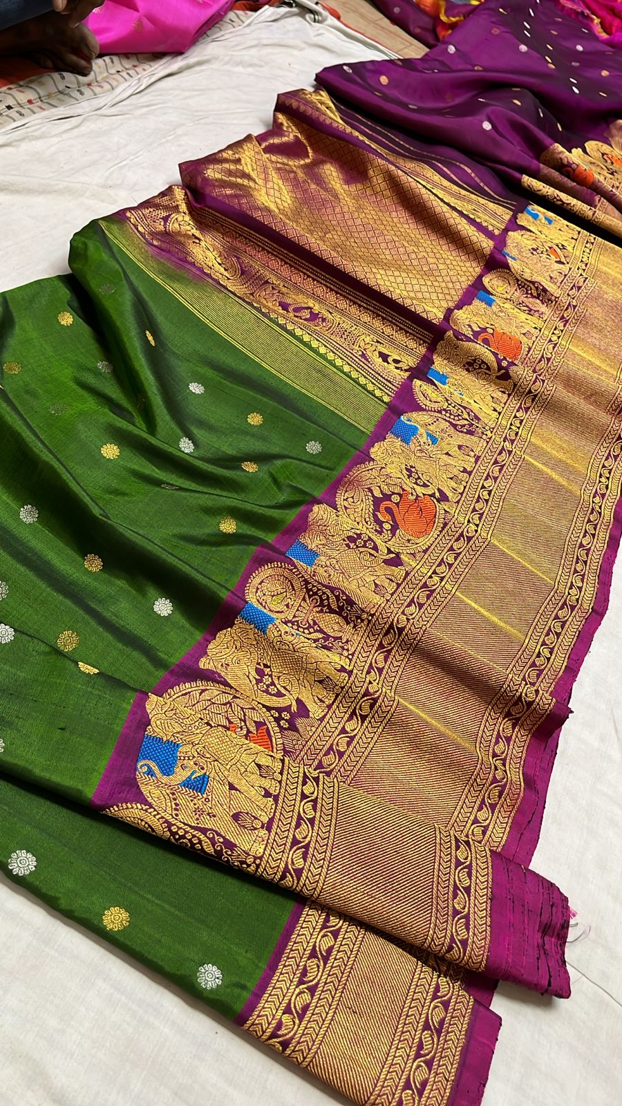 ✨✨Pure Gadwal Traditional
           Meenakari turning
           Border Pattu Sarees ✨✨