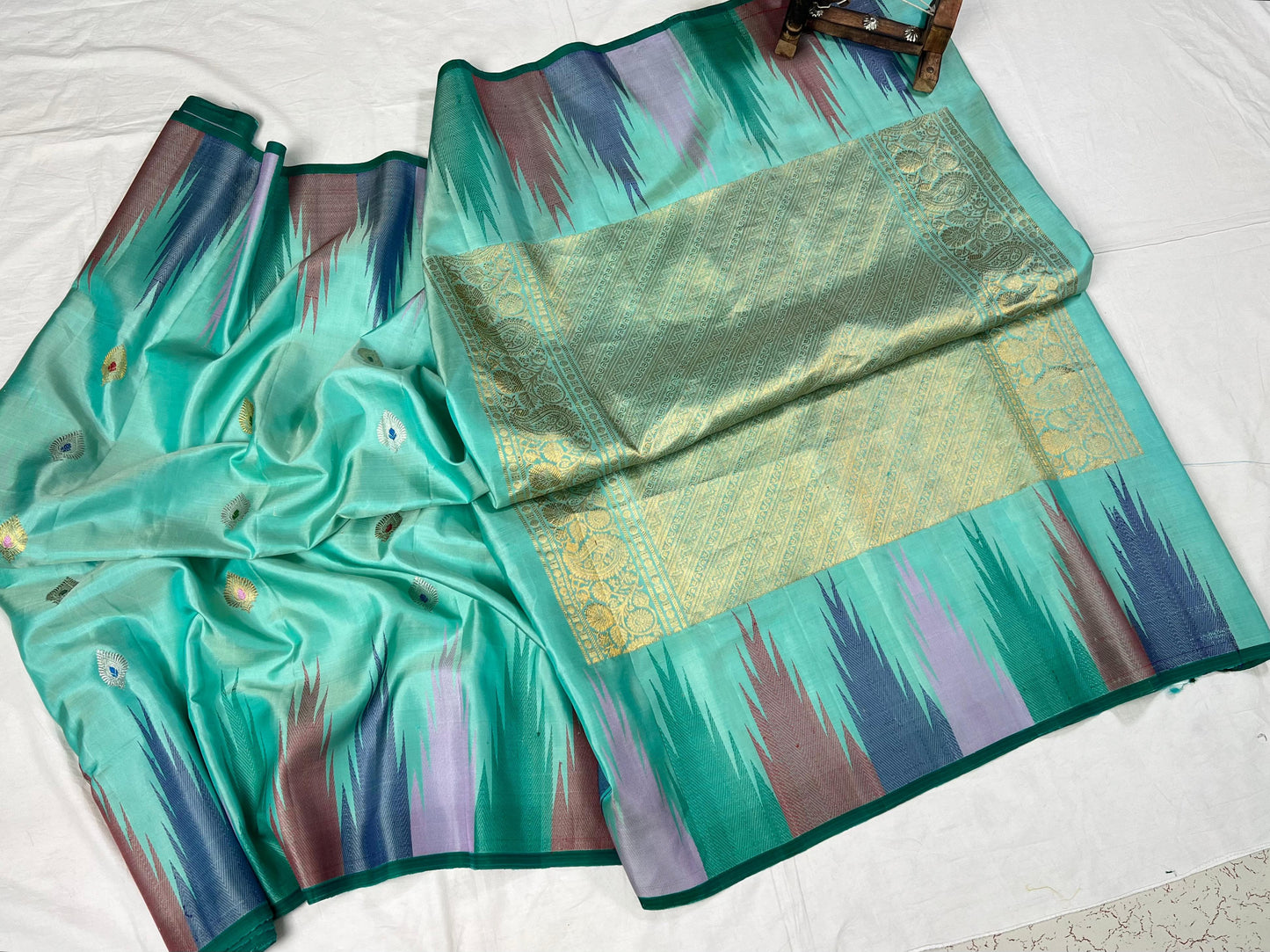 Zenab | Gadwal Sarees in pure Silk