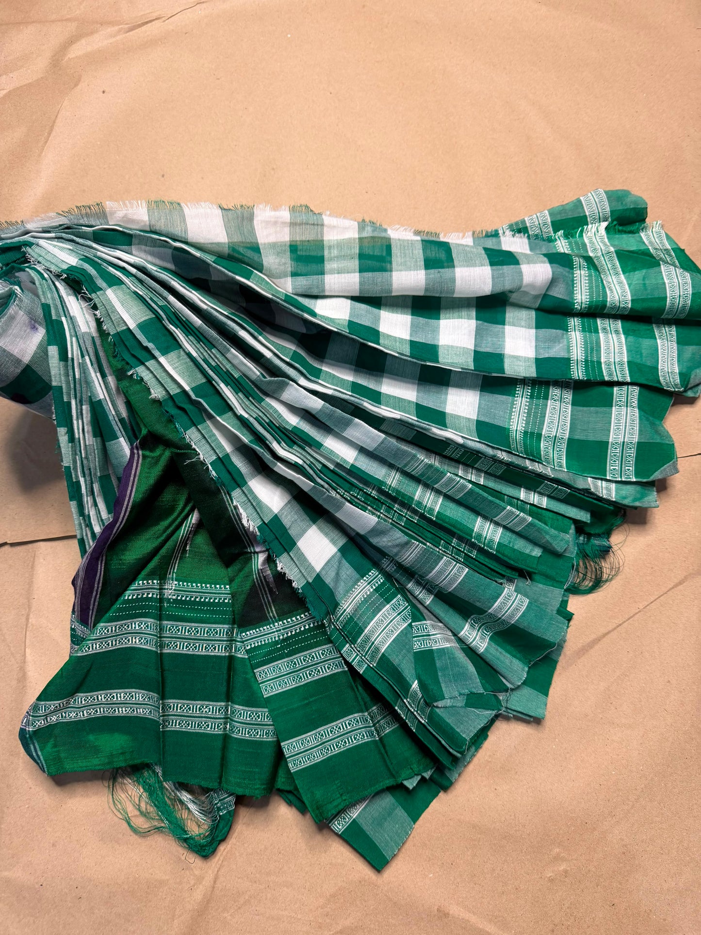 Material - viscos by cotton with Cotton By Cottan 
Border - *Gayatri And Chikki Big border 
Saree Name -ilkal special Gayatri saree
Pallu -*silk pallu*
Blouse -running
Handloom - *Hand Loom*
Saree length- 7.2