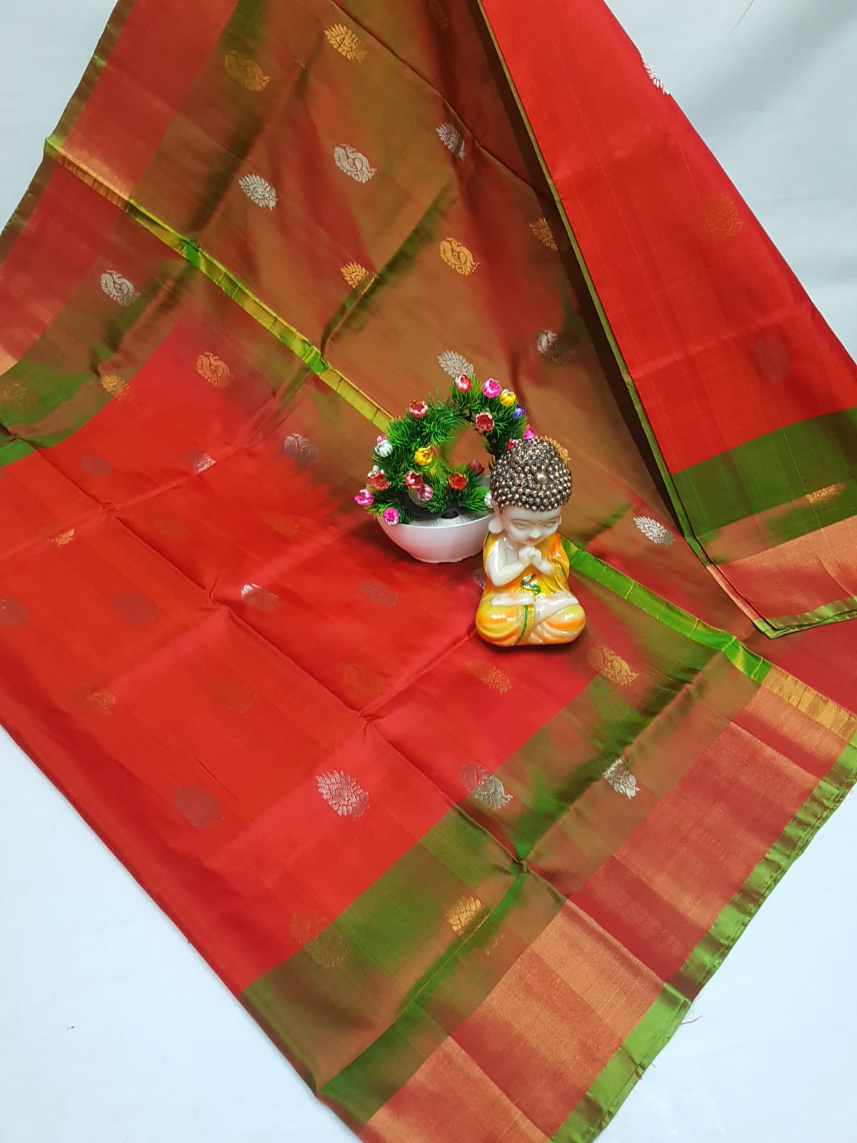 Uzna | Uppada Pattu Saree