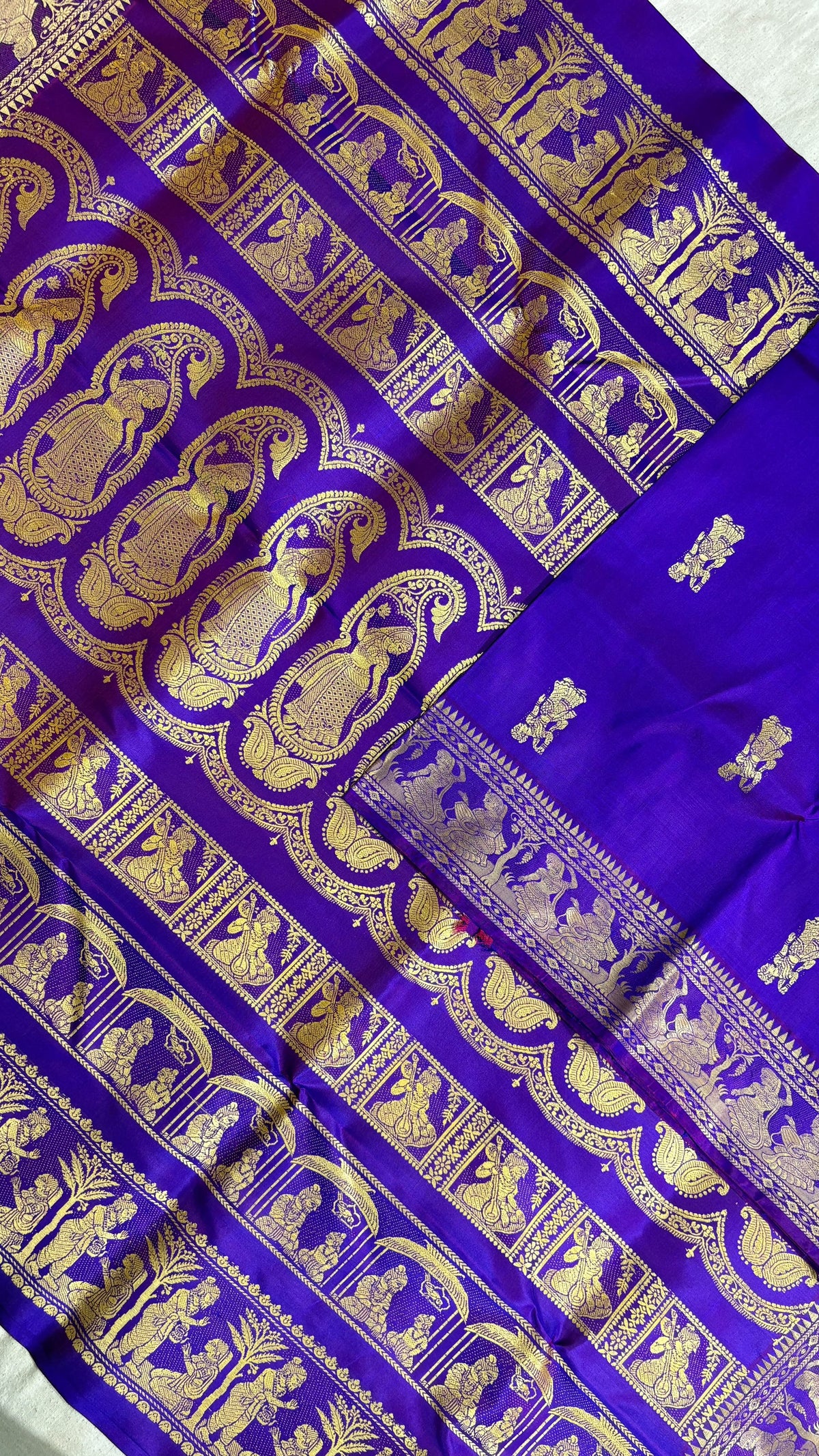 Baluchari sarees.
Material silk with bp.
With silkmark.