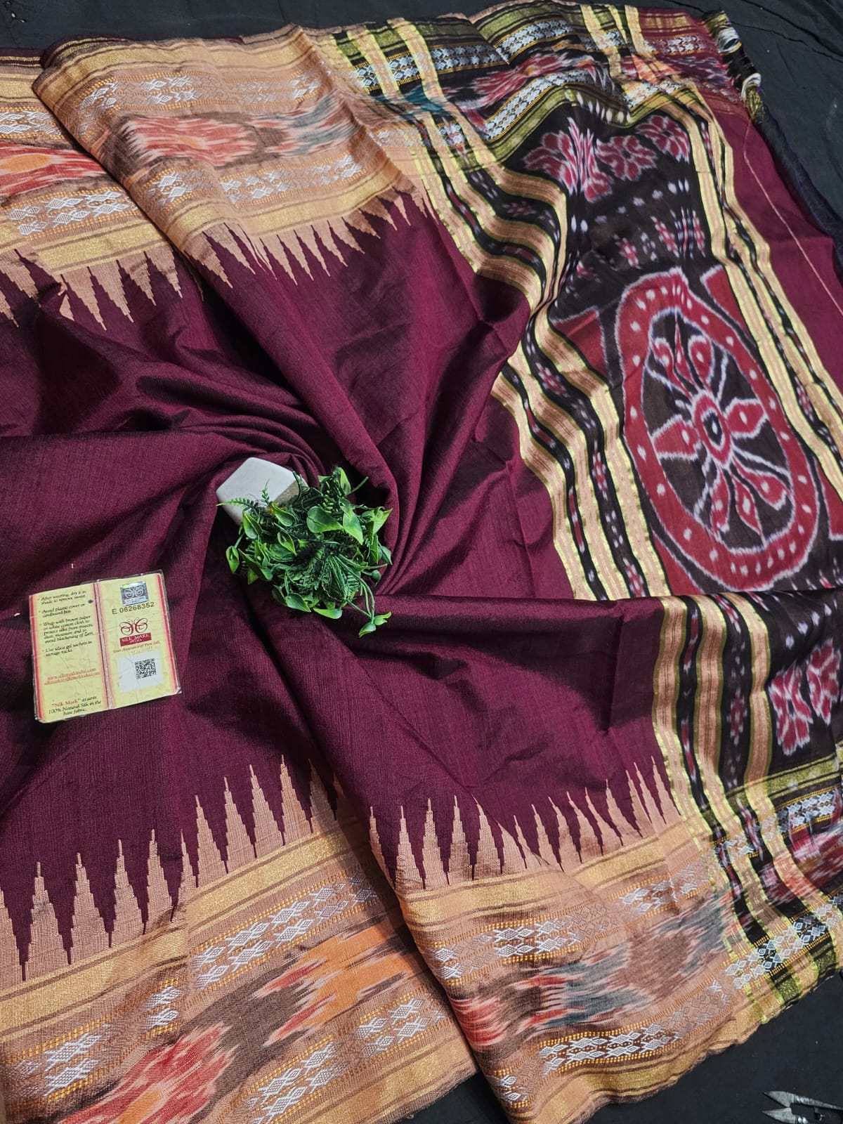 High demanding design 
*Pure Raw silk Handlloom ikkat and vidarbha (karvati kinar) temple border saree or ikkat pallu with contrast blouse*
silkmark certified
