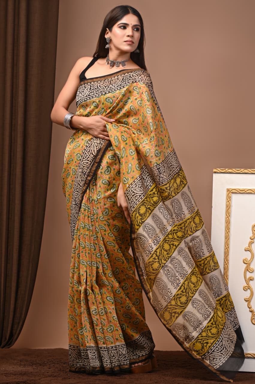 Chanderi silk sarees traditional collection
Hand block printed chanderi silk Sarees with blouse
Natural dye n color
Super quality:,fine fabric:,
Size- 6.5 