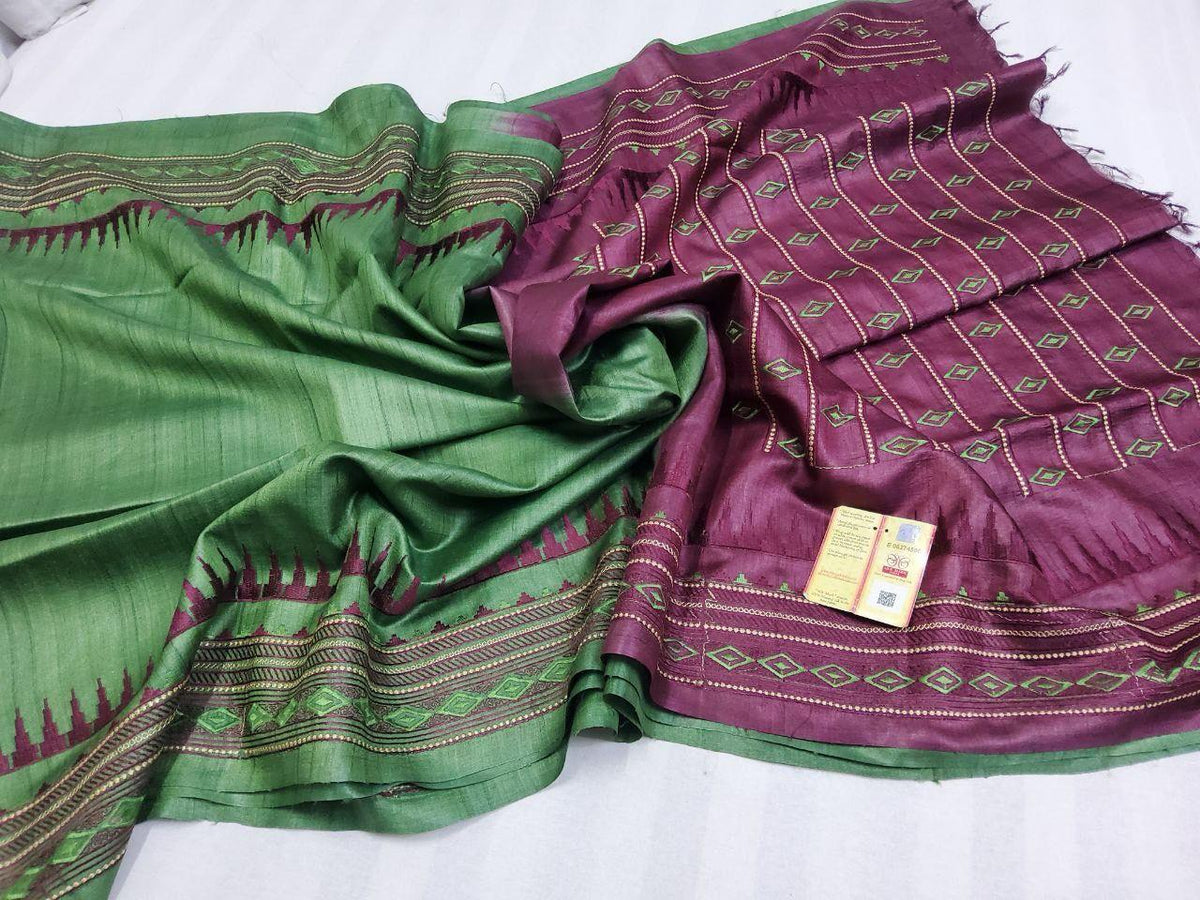 Pure tussar by  munga with beautiful temple embroidery design pallu and border silk handloom saree with blouse pc.
Available 
Best quality 
Silk mark tag 👈🏻