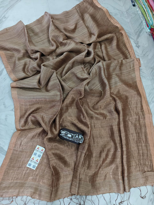 Plain Matka silk saree with zari borders