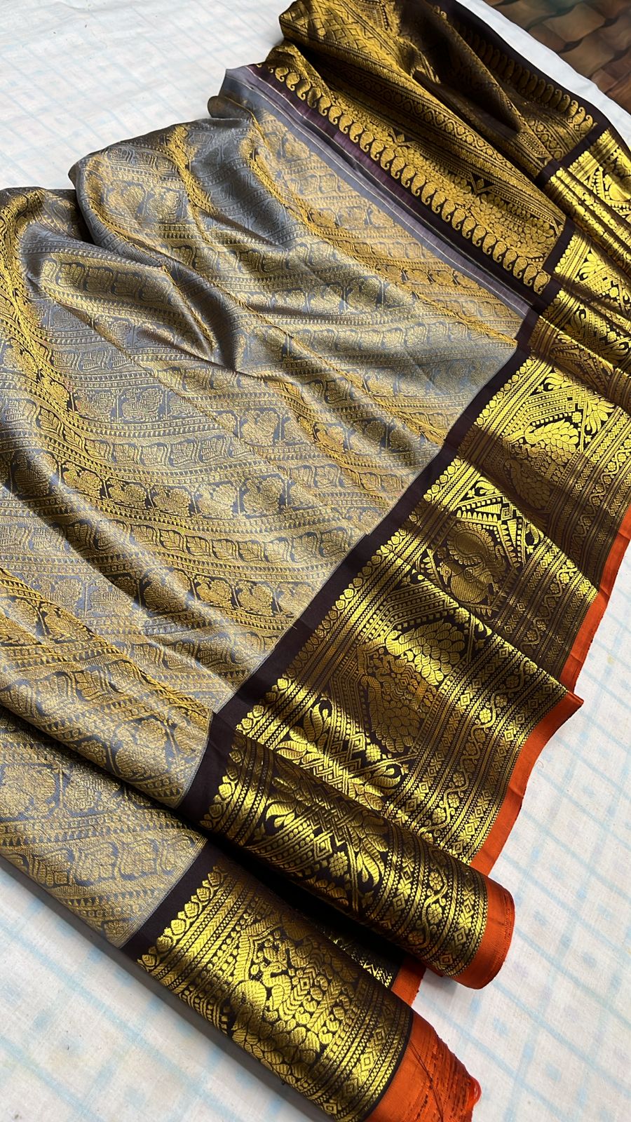 ✨✨Pure Gadwal Traditional
          Border Brocade 
          Pattu Sarees ✨✨