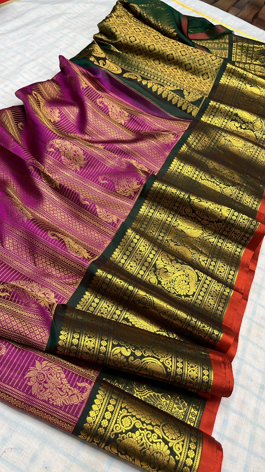 ✨✨Pure Gadwal Traditional
          Border Brocade 
          Pattu Sarees ✨✨