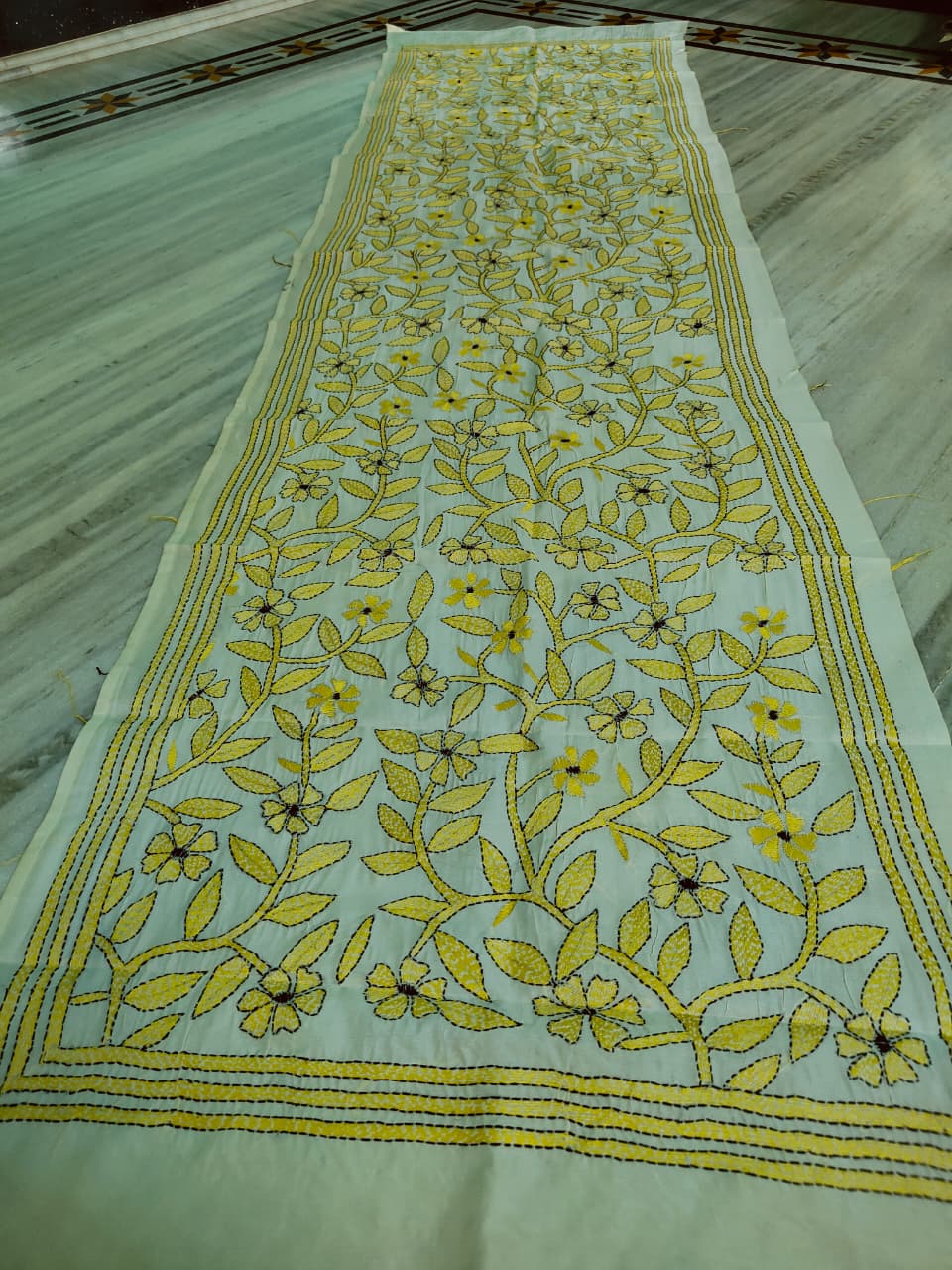 These are Tussar Slik  kantha stoles
Length 2.15/2.2 meter ( Approx)
Bohor 22' (Approx)
