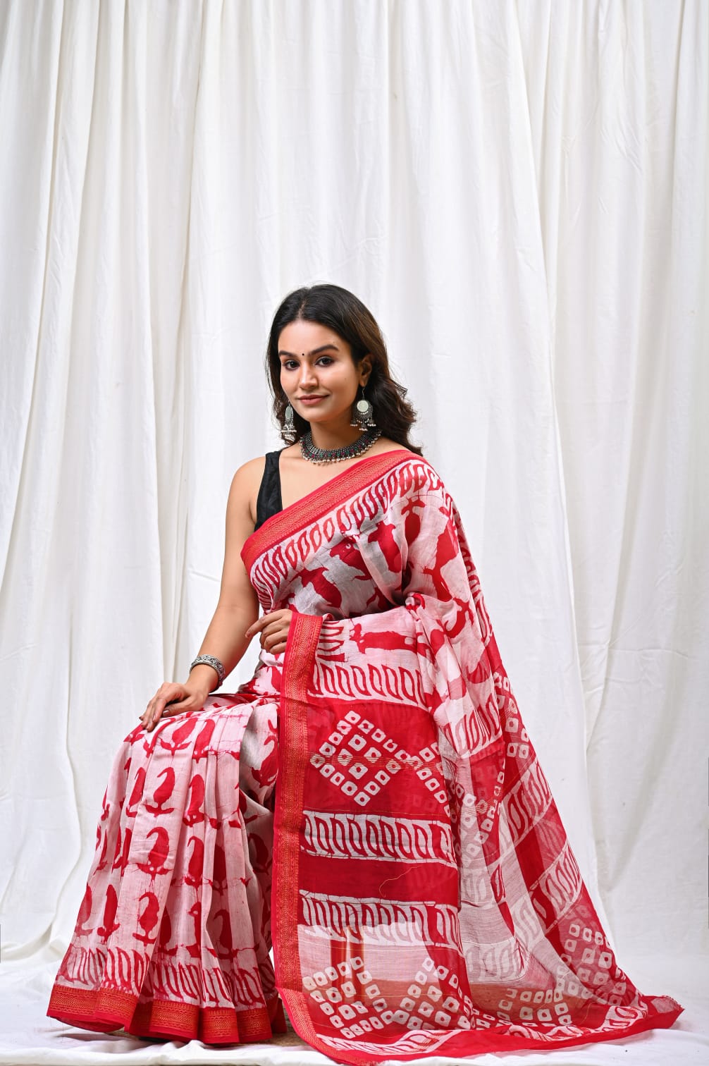 🍁new arrival🍁
Naspal pomegranate print 
👌Maheswari silk saree👌
Hand block printed Maheswari silk sarees with blouse
Size- 6.5 with blouse
Quality- silk by silk
Approx weight- 470 gram
👉Pure hand block
 