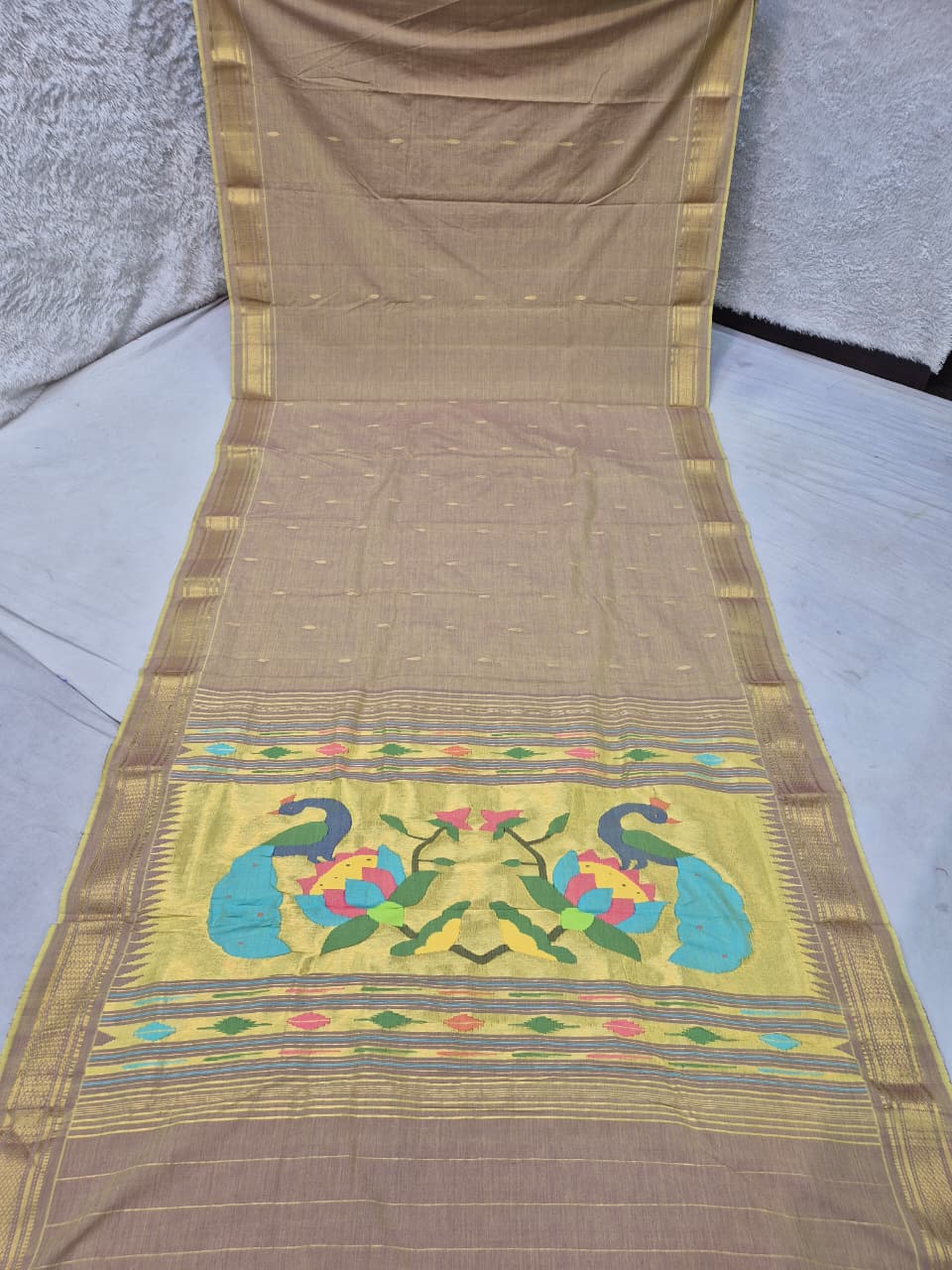 Yeola cotton paithani*
Pure cotton 
Handloom saree
Traditional Narali border 
Running blouse 
Shoulder butta 