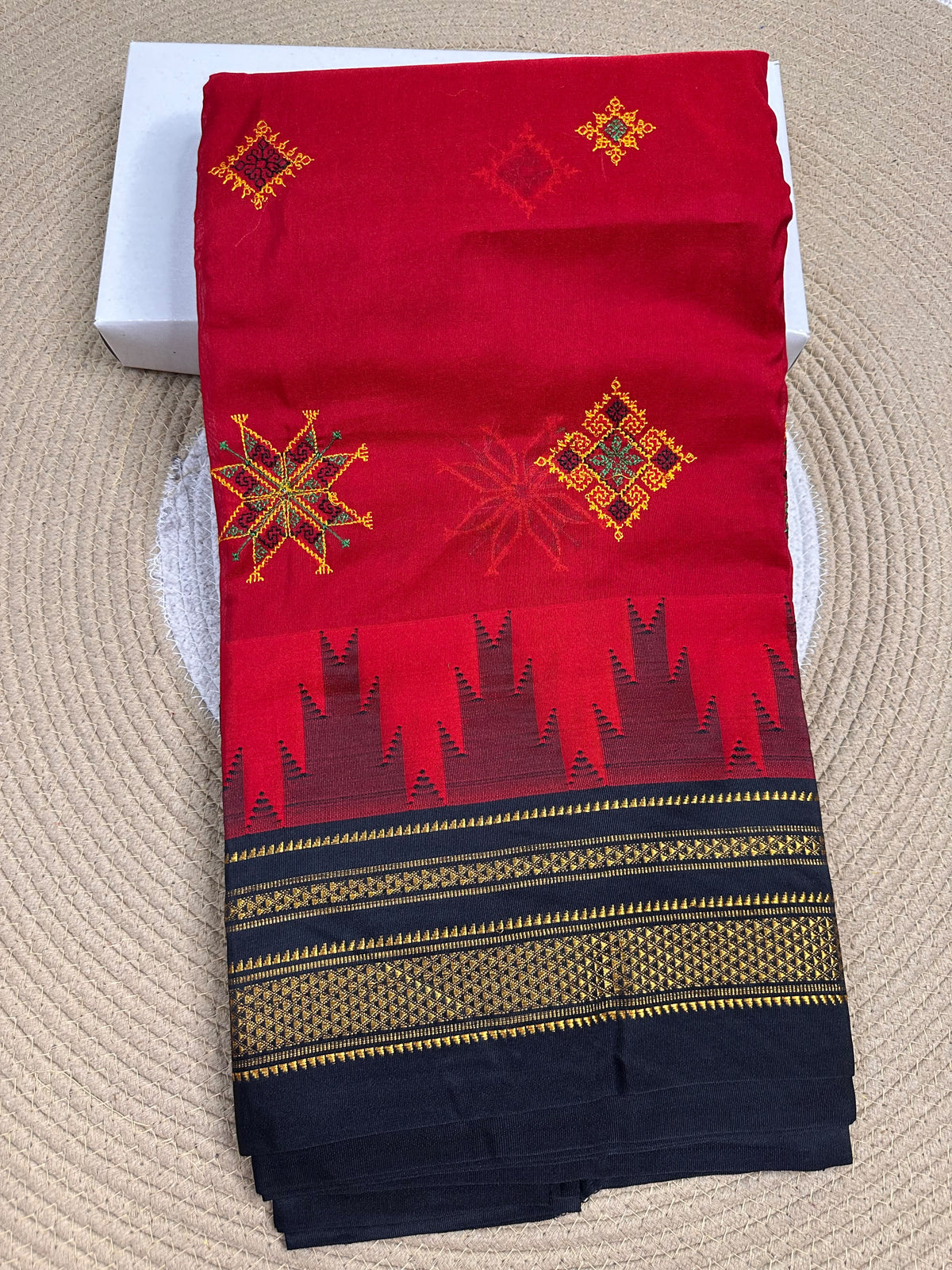 Material - Maserised cotton 
Border - Temple border, Chikki Paras
Saree Name -Tana warpa kasuti saree 
Pallu -Ilkal pallu
Blouse -contrast
Handloom -no
Saree length- 6.2