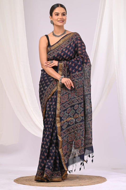 🍁new arrival🍁
Naspal pomegranate print 
👌Maheswari silk saree👌
Hand block printed Maheswari silk sarees with blouse
Size- 6.5 with blouse
Quality- silk by silk
Approx weight- 470 gram
👉Pure hand block
 