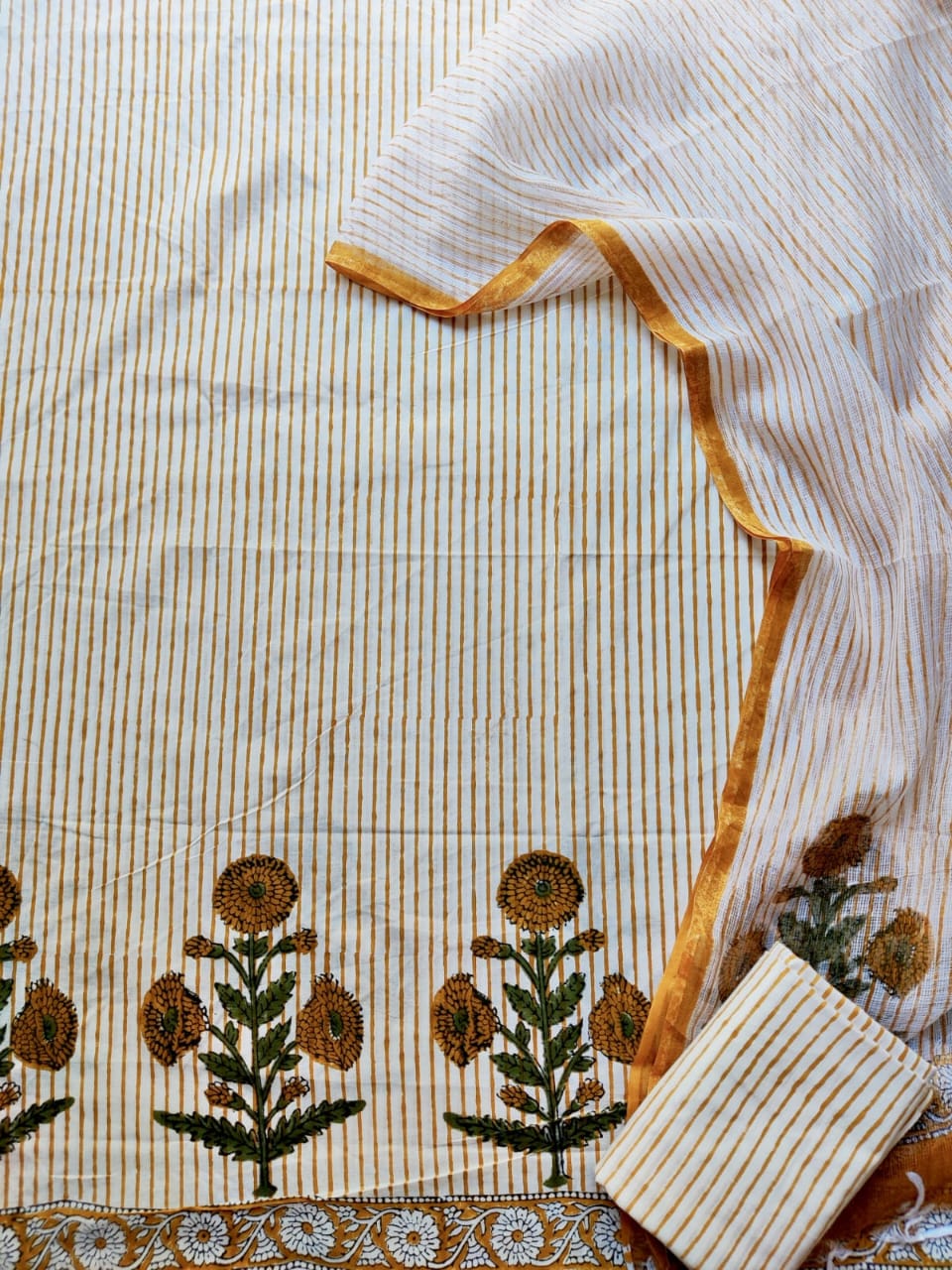 Block printed cotton suit with kota doriya duppta 
Top @ bottom *cotton*
Duptta  *kota doriya*