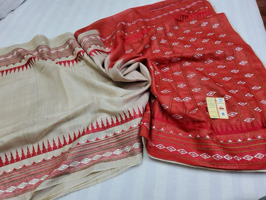 Pure tussar by  munga with beautiful temple embroidery design pallu and border silk handloom saree with blouse pc.
Available 
Best quality 
Silk mark tag 👈🏻