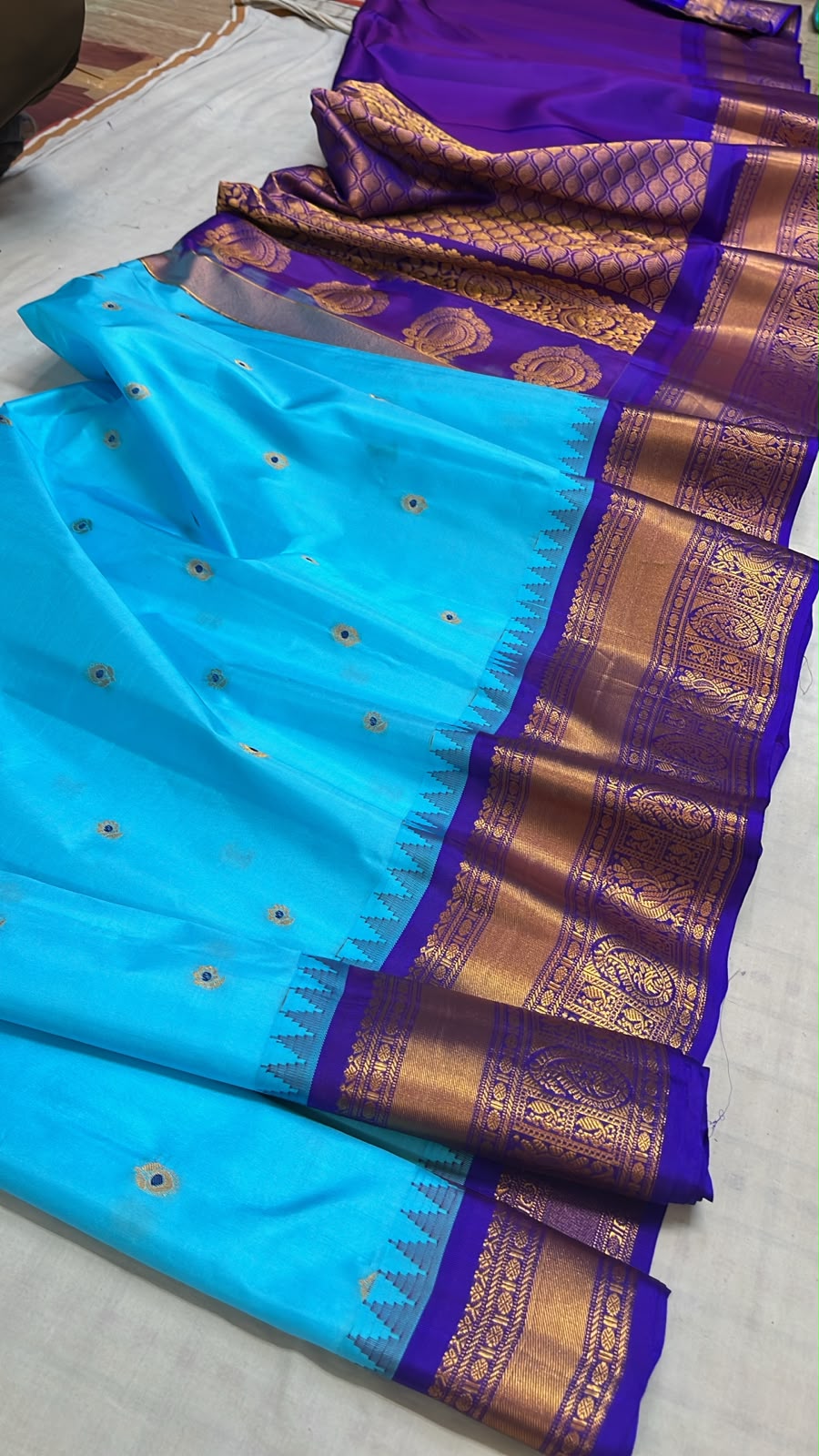 Authentic handwoven pure silk Gadwal