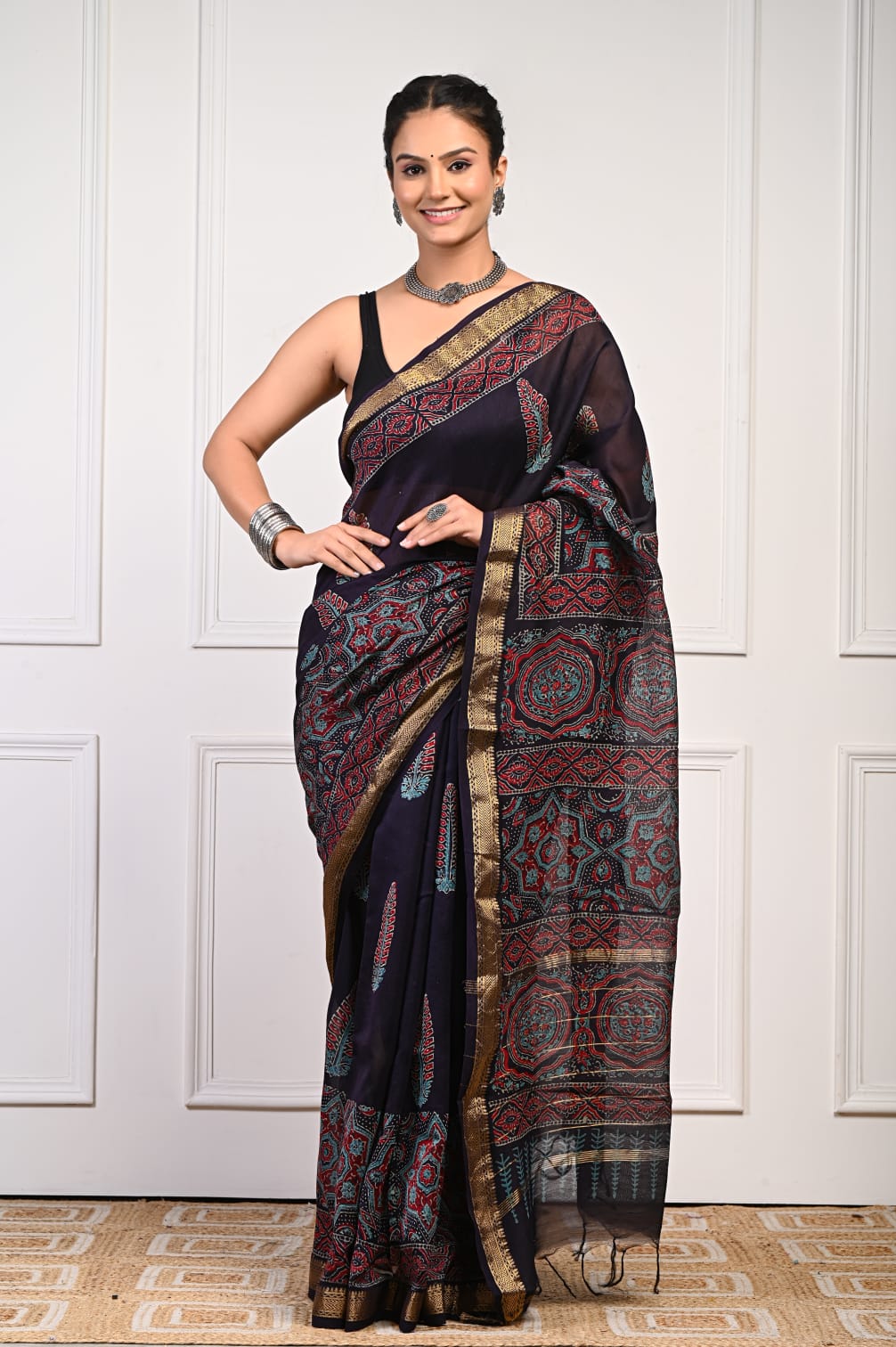 🍁new arrival🍁
Naspal pomegranate print 
👌Maheswari silk saree👌
Hand block printed Maheswari silk sarees with blouse
Size- 6.5 with blouse
Quality- silk by silk
Approx weight- 470 gram
👉Pure hand block
 