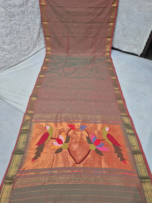 Yeola cotton paithani*
Pure cotton 
Handloom saree
Traditional Narali border 
Running blouse 
Shoulder butta 
