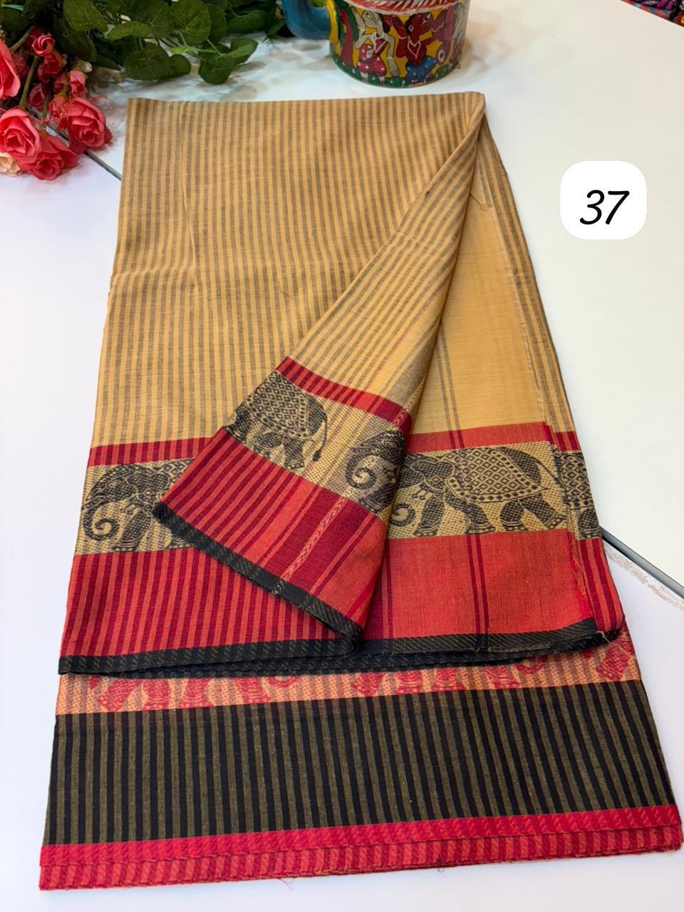 Handwoven pure Dhonekhali cotton ( 100 count cotton Dhonekhali saree)
Without BP(5.5 mtr)