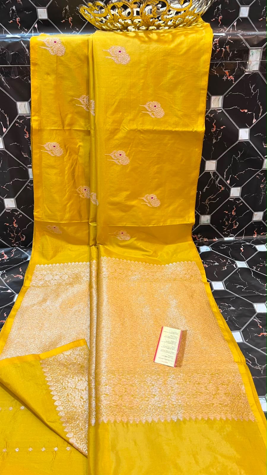 EXCLUSIVE HANDLOOM PURE KATAN SILK
• Fancy Katan, Double Warp
• All-over Meenakari Poth Boota
• Piping Kanji Border with Antique Zari
• Rich Pallu & Heavy Blouse
• Silk Mark Certified
• Smooth & Soft
