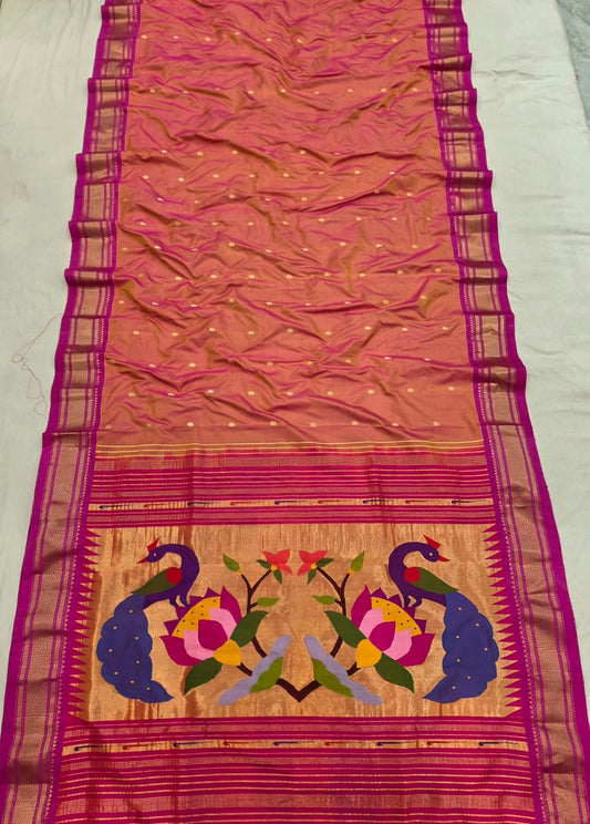 *Yeola Paithani*
Pure Silk 
Fancy pallu 
💯 Handwoven 
Silkmark Certified 
Shoulder Buttis 
Quality Weaving 👌🏼 
With Running Blouse 
