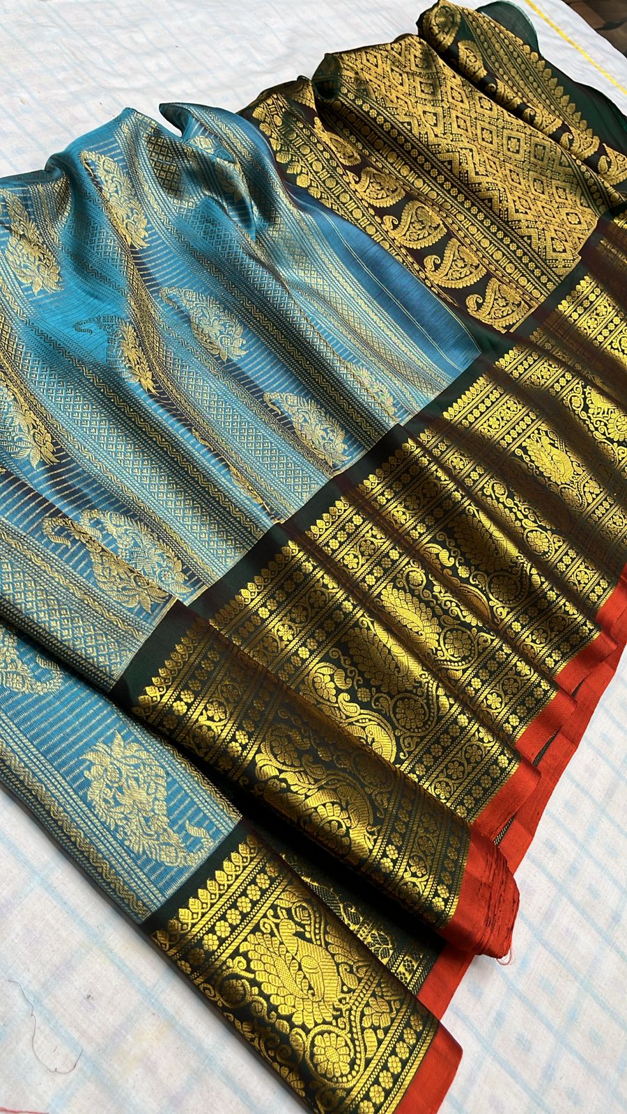 ✨✨Pure Gadwal Traditional
          Border Brocade 
          Pattu Sarees ✨✨