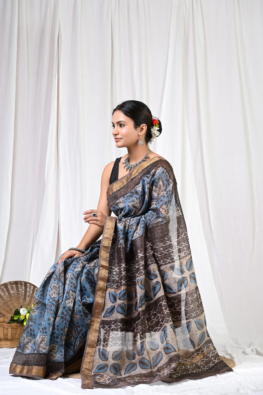 🍁new arrival🍁
Naspal pomegranate print 
👌Maheswari silk saree👌
Hand block printed Maheswari silk sarees with blouse
Size- 6.5 with blouse
Quality- silk by silk
Approx weight- 470 gram
👉Pure hand block
 