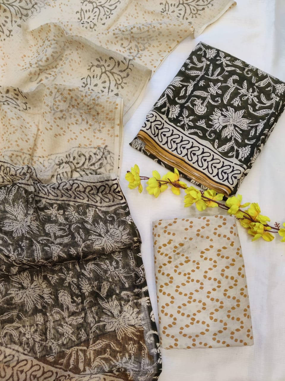 Now new arrivals 

Block printed cotton suit with kota doriya duppta 

Top @ bottom *cotton*
Duptta  *kota doriya*