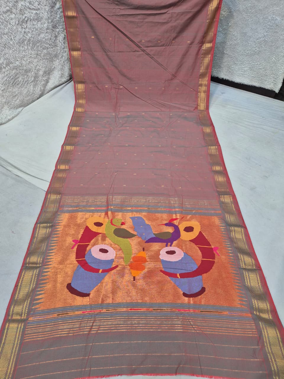 Yeola cotton paithani*
Pure cotton 
Handloom saree
Traditional Narali border 
Running blouse 
Shoulder butta 