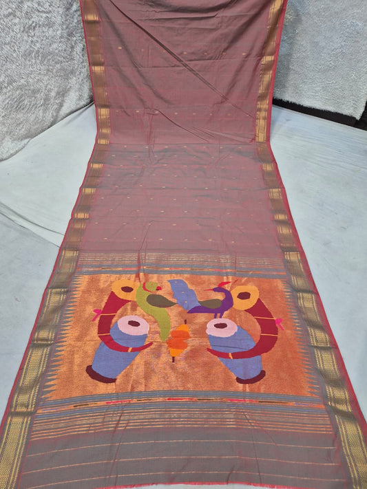 Yeola cotton paithani*
Pure cotton 
Handloom saree
Traditional Narali border 
Running blouse 
Shoulder butta 