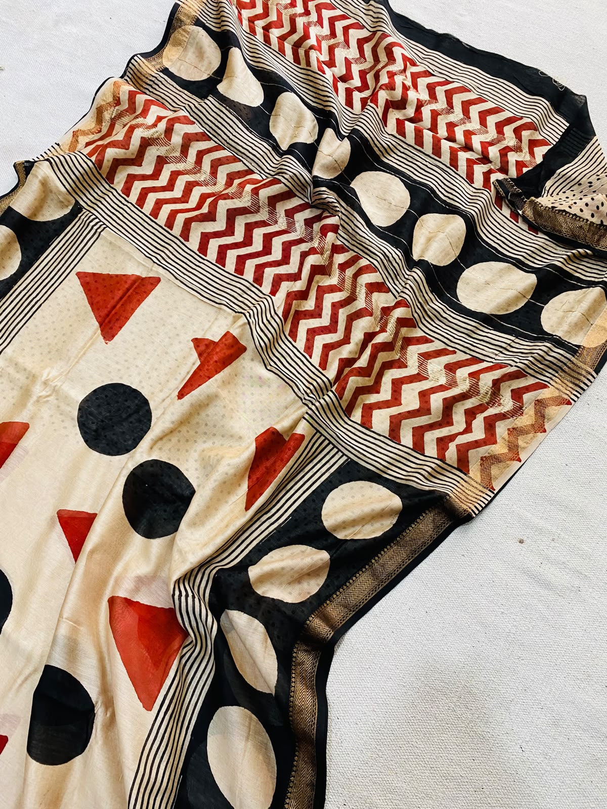Let’s Wear #ethicallymade✅
🍁Beautifully Crafted Maheshwari Silk Saree  collection🍁
 Specially Designed in Bagru  jahota rapid dabu hand block print
100% Natural Dye
Fabric : Maheshwari Silk 
Length : 5.5 Meters
Blouse Piece : 0.90 Meter
