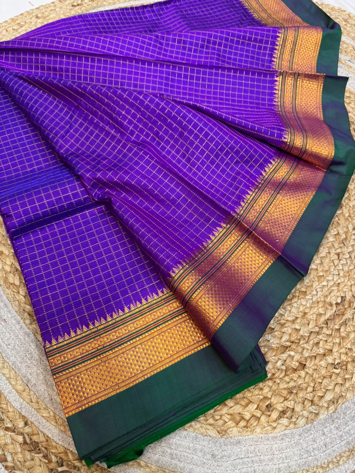 *Ilkal saree with silk mark approved*

*Pure silk chukki Faras border* superior quality 
Body small checks design popularly known as *Chaduranga Chukki*  & *Zari lines* ilkal saree 
With running blouse saree
*Price - 16500