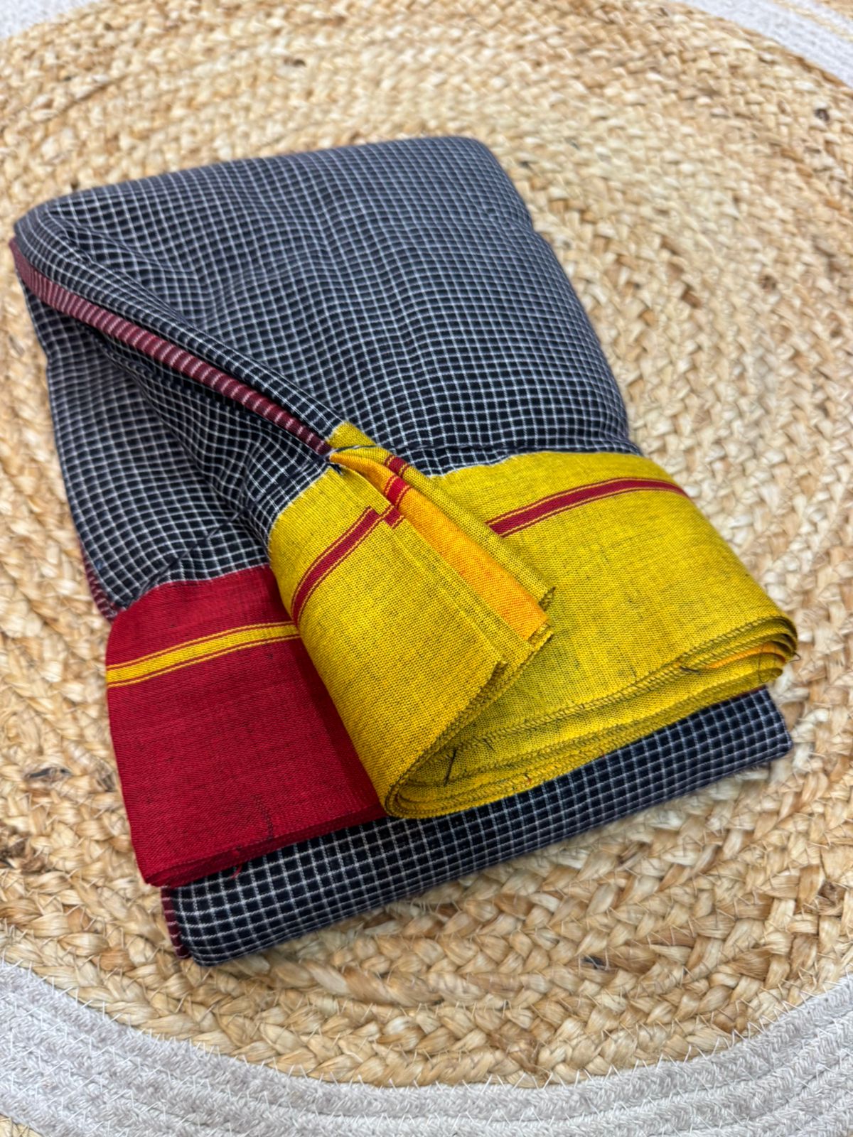 *Patteda anchu with Handloom mark New Designs* 

Pure cotton handwoven *patteda aanchu* 
saree With Running Blouse same as body
