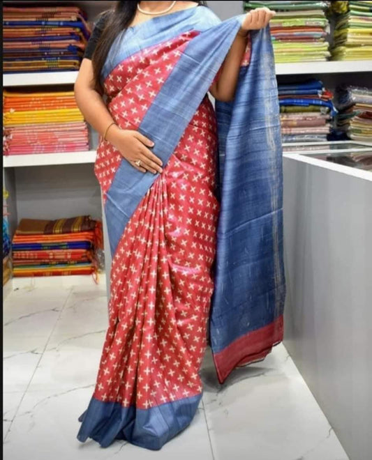 🪴New Design Of  Tussar By Ghicha Screen Print Silk Saree 
All Saree Comes  R Matching 
 Saree. Colour Tassels.
Hand Loom. Saree ..
Running Blouse..Pc ( Saree's Colour)
💯% Silk Saree Comes.With Silk Mark  Certificate (Tag)
Quality 💯% Assured