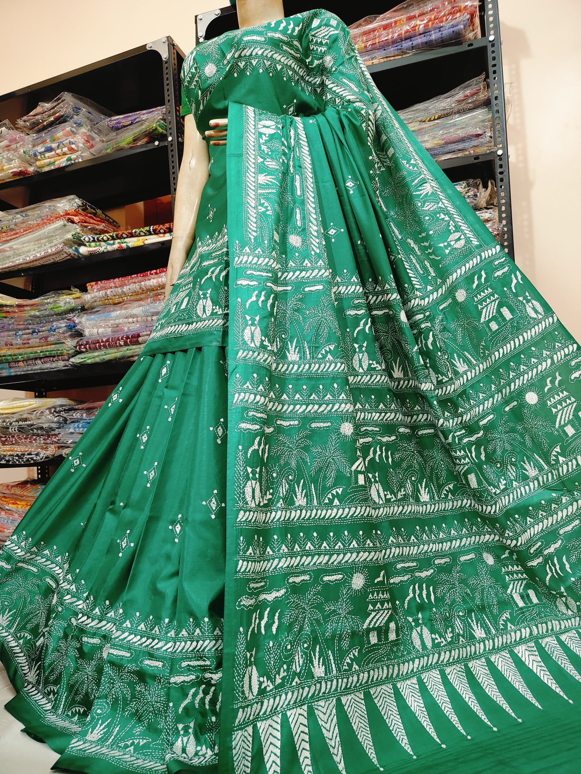 Traditional Shantiniketan hand Kanthastitch saree On 
Belendend bangalore silk Material 
With Kanthastitch Work Bp