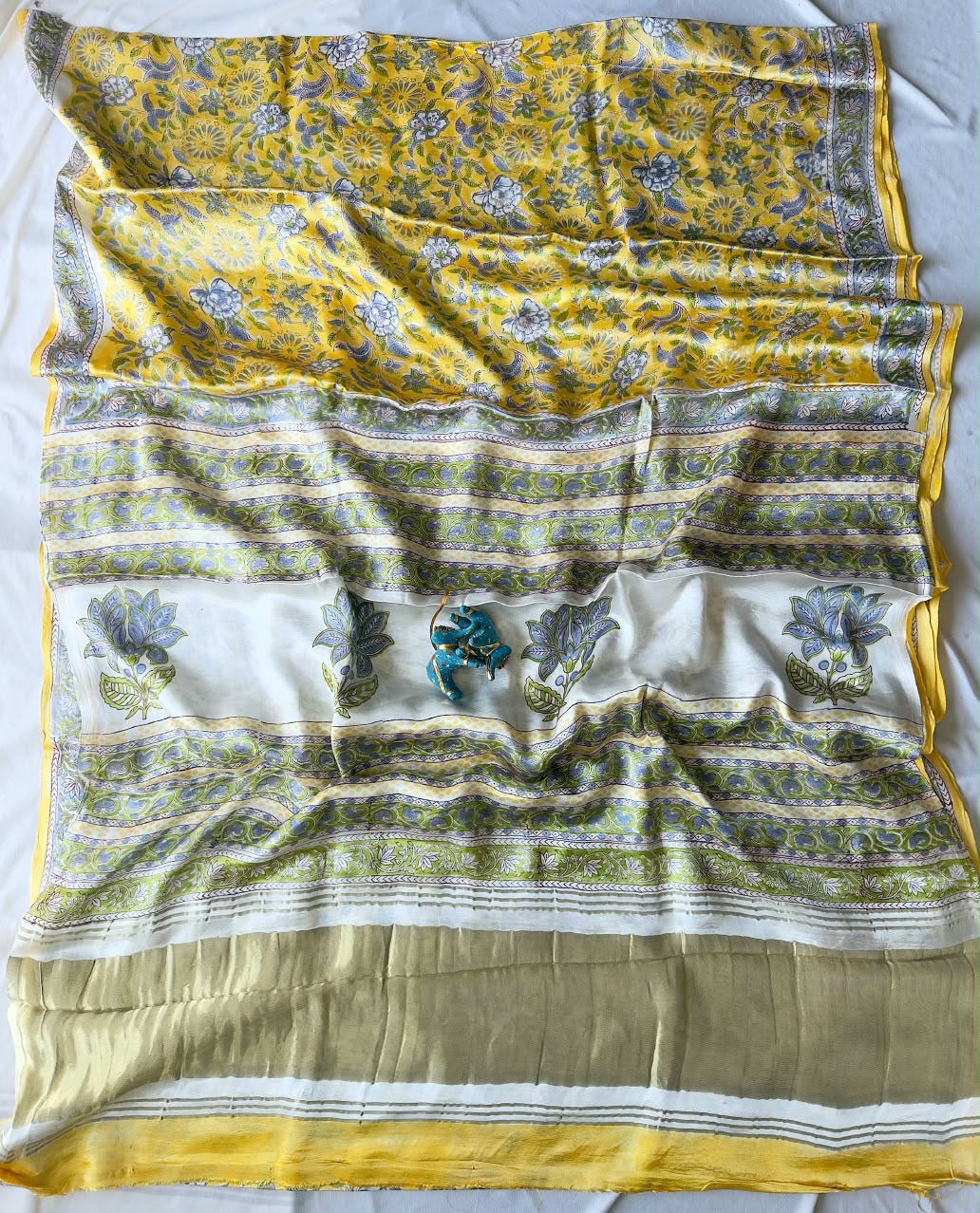 Expo quality *Pure 100% LAGDI PATTA MODAL Gajji Silk Saree*
Bagru handblock print
Ajrakh print & Rapid print 
Print detail's 
*Ayurveda Redefined Anar chilka*
*Nashpal dye Ajrakh print*
*Hand Block & dabu print*
 Use only natural 
(Pomegranate peel)
With beautiful printed blouse 
Saree length:- 6.5m with blouse 👚 
Premium quality